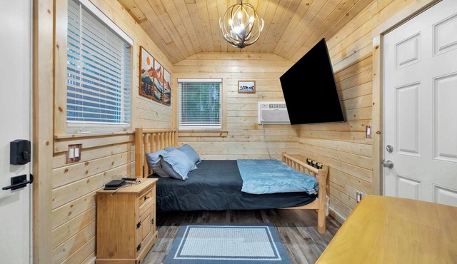 Immerse in Julian | Cozy Cabin w/Fireplace & Deck