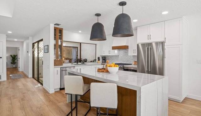 Indian Hills Luxury Condo. Newly Remodeled! 3Bd-2Ba