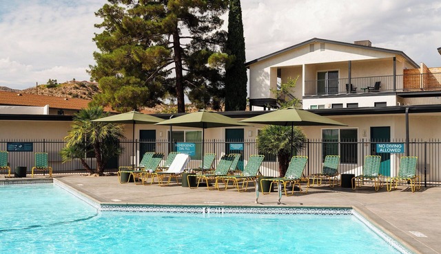 Joshua Tree | King+Queen | Coffee + Kitchen, Gear Shop, Rentals | 2 Units