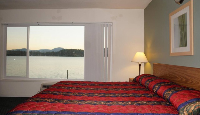 Lake Marina Inn