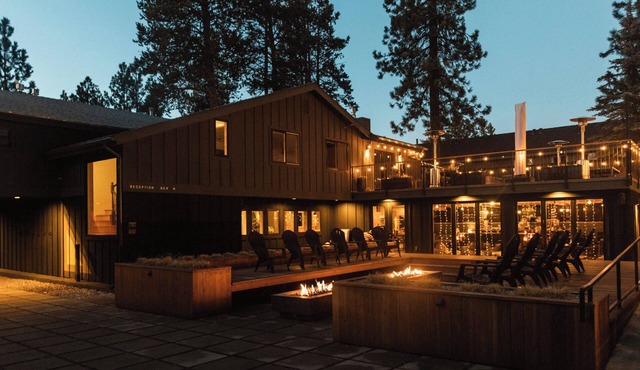 Lake Tahoe Getaway! Comfortable Suite with Private Whirlpool! Pets Allowed!