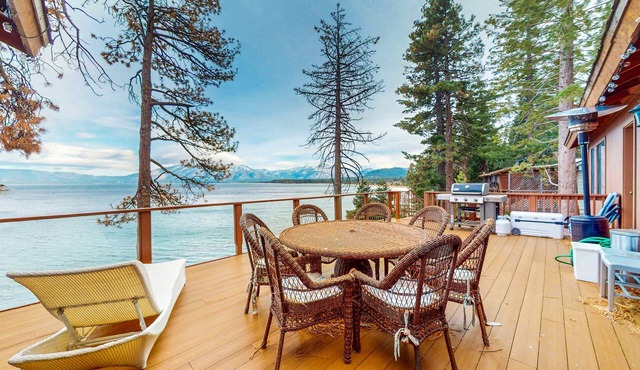 Lakefront gem with private beach - perfect for ski lease & summer break