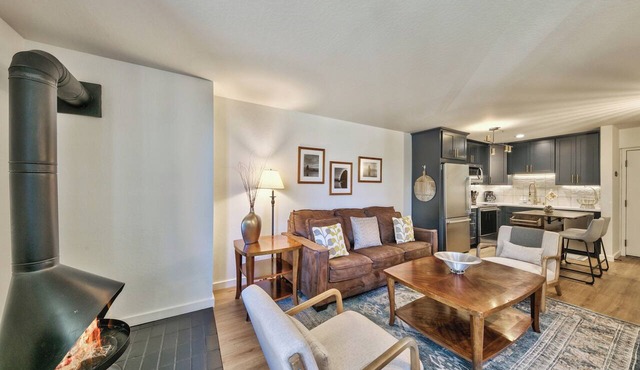 Lakeland Village #215 - Alpine Escape 1BR, Hot Tub