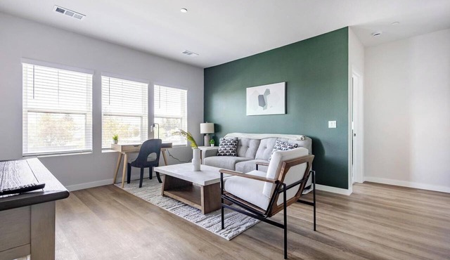 Landing | Beautiful 2BD, Courtyard, Gym