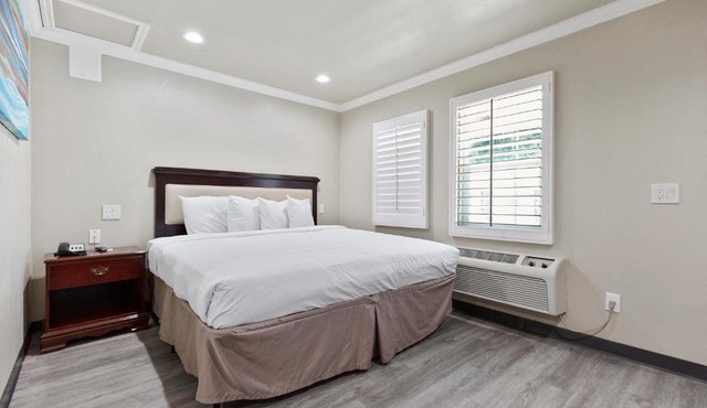 Le Blanc Inn & Suites