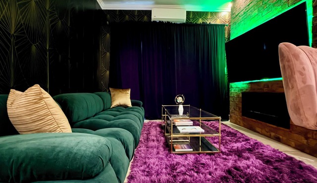 Le Velours Déco – Art Deco Retreat in East Village