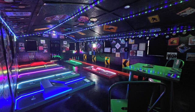 LED Mini Golf-Disc Golf-Hot Tub-Arcades-PT & More in Toccoa