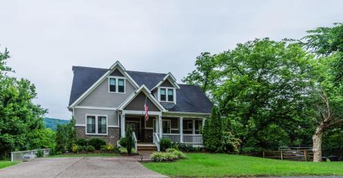 Leiper's Fork Luxe in Franklin