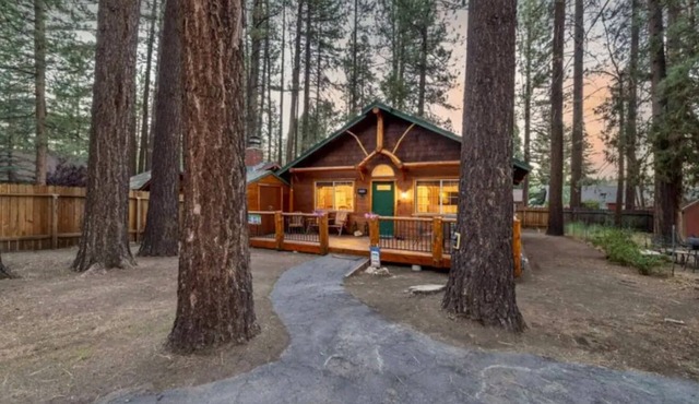 Location, Location, Location! Emerald Isle Cabin