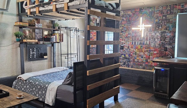 Lovely studio with pool in enjoyable Bakersfield neighborhood