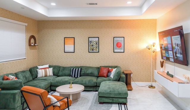 Luxe Disneyland Multi-Family Villa King Beds Game Rooms EV Sleeps 28