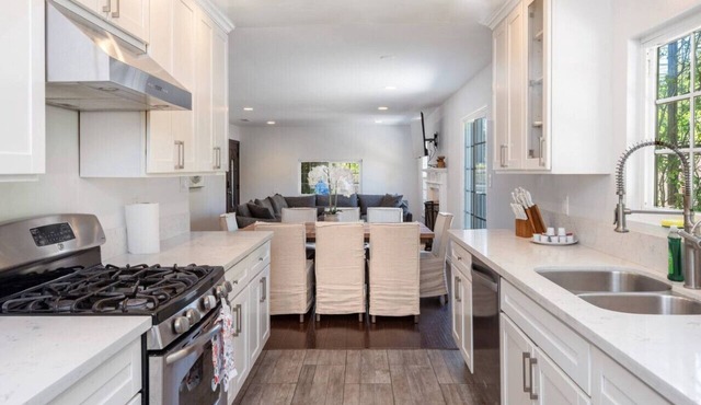 Luxe Spacious Home in Tarzana