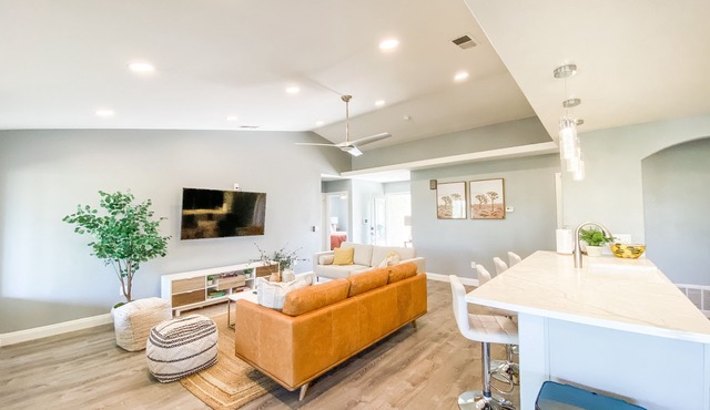LUXE - The Desert Sun - Amazing Private Villa with Beautiful 360 View & Hot Tub
