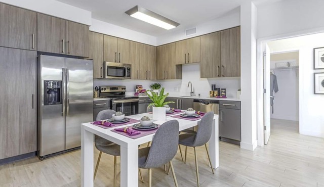 Luxurious 1 Bedroom Condo in a Hotel with Modern Amenities