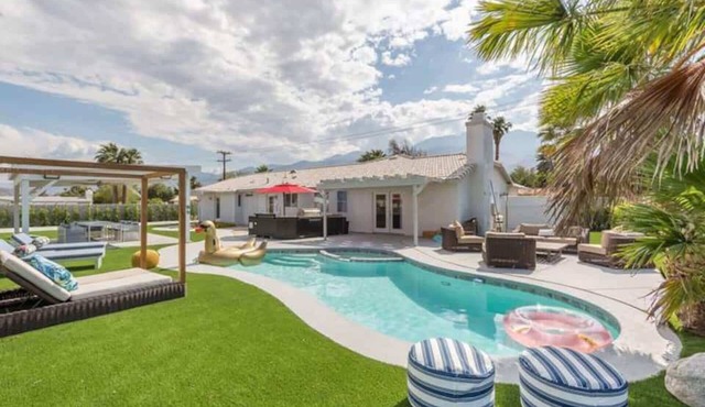 Luxurious Palm Springs Villa w/Pool & Game Room