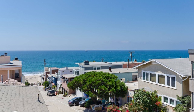 Luxurious Private Beach Condo Near it All, w/OCEAN VIEWS!!