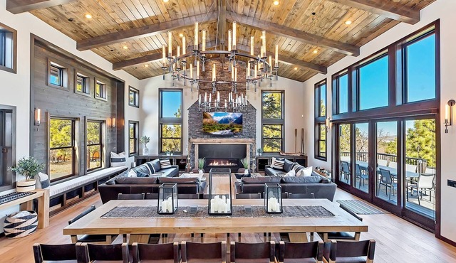 Luxurious! Theatre! Hot Tub! Pool Table! 2 Masters! A/C! Fire Pit! Game Room w/6 TVs! Massive Deck! Views! Forest Walks! EV Charger! Dog Friendly!