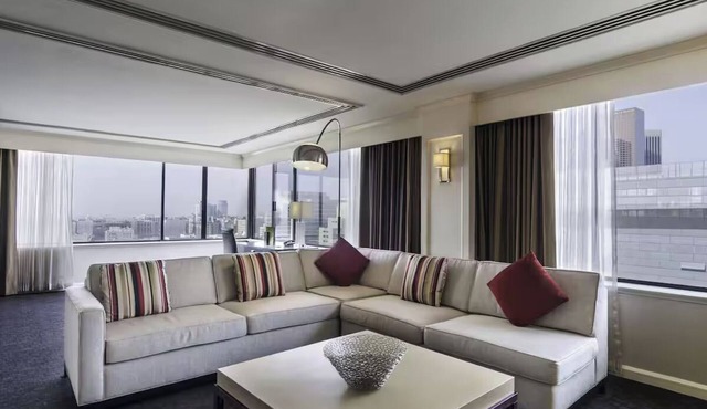 Luxury Downtown LA Suite for VIP Stays Near Museums, Arts & Dining Spots