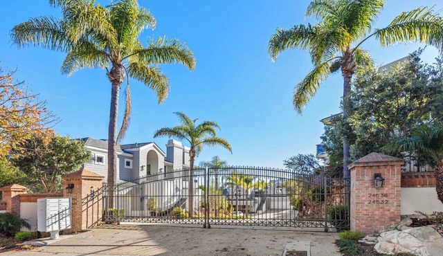 Luxury Executive Coastal Residence