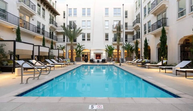 Luxury King 1B1B｜Pool & Spa｜Smart 4K TVs ALL Room