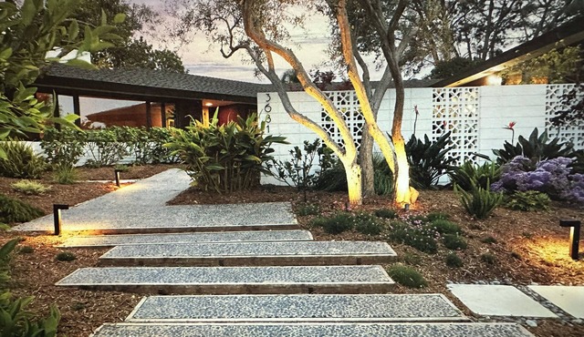 Luxury, Mid-Century Modern Retreat Near Ocean & Bay