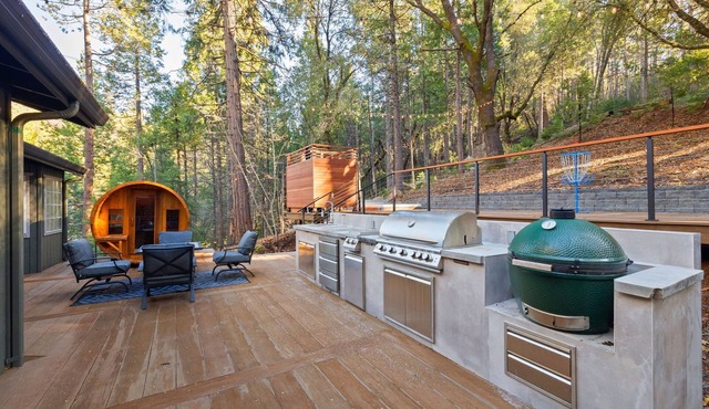 Luxury Mountain Escape Sleeps 25 Sauna, Hot Tub, Fire Pits 5 Star Amenities