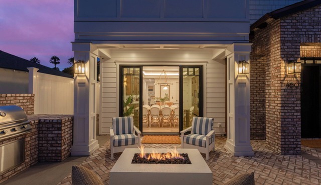 Luxury New Build @ Windansea Beach- AC, Fire Pit, 2-Car Parking