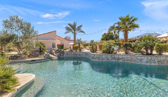 Maison Palmé - Sleeps 14, 3BD/3BA Pool/Spa Dreamhouse