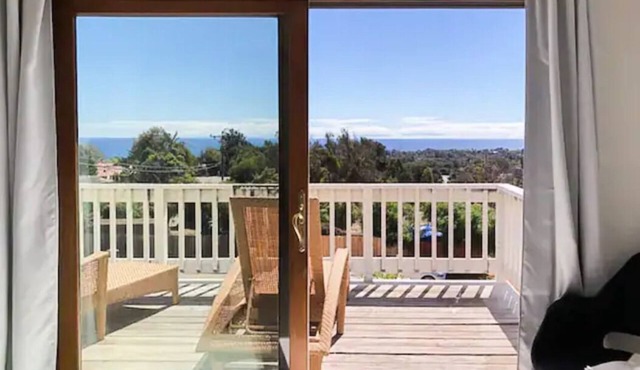 Malibu Ocean Villa with King Hot Tub Beach BBQ