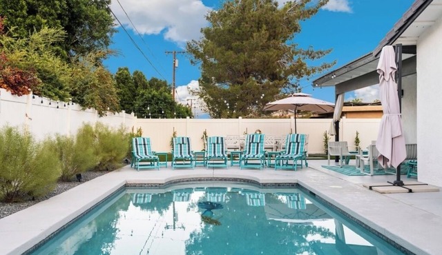 Mermaid House - Cool Pool Retreat in Palm Springs