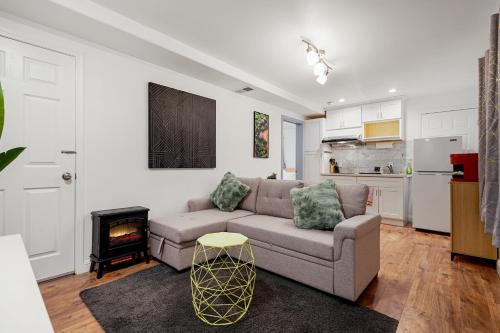 Modern 1BR 1Bath with Living Area near SFSU