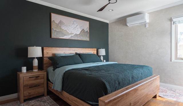 Modern 1BR King Suite in Hawthorne, Near Beaches