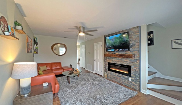 Modern Hickory Hideaway in Hickory