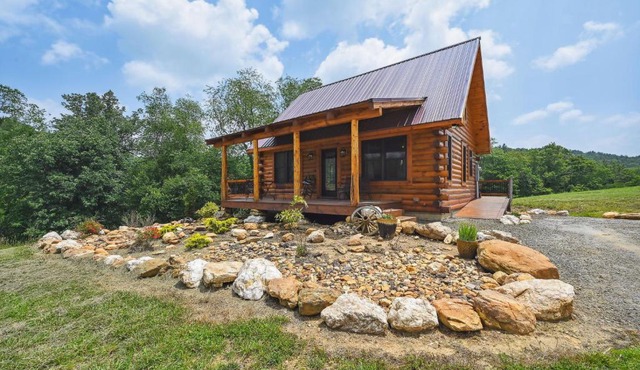 Modern Willis Cabin Retreat: 24-Acre Working Farm! in Willis