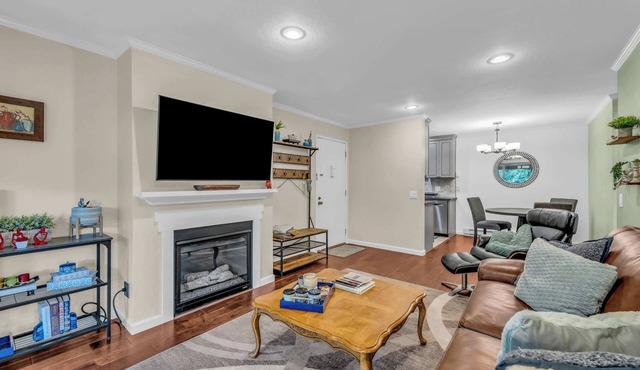 Monterey Couples Condo with Pool Near Cannery Row