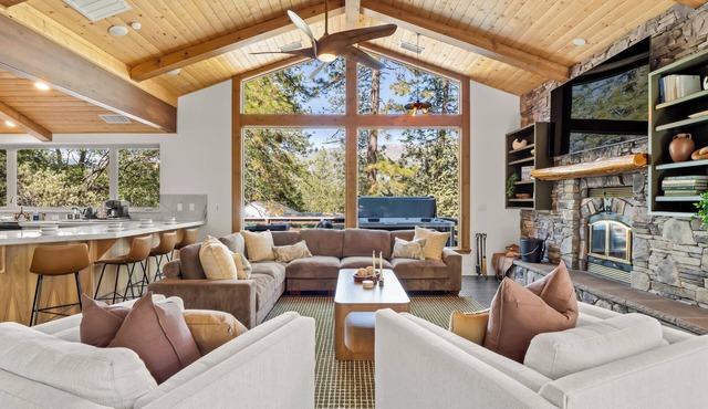 NEW Hot Tub-Pool-Sauna-Game Room