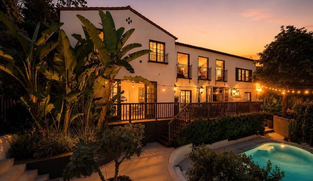 NEW Luxury Villa, Secret Garden, Pool, Dogs OK