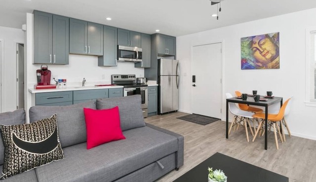 New Remodeled Affordable 1bedroom 1 bath full kitchen near SFO and Caltrain