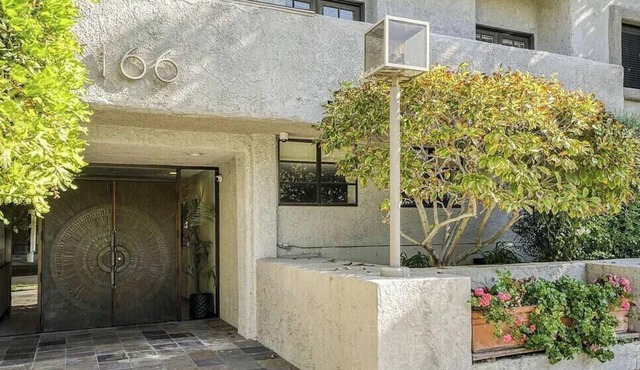 Newly Furnished 2BR - Walk to the Grove!