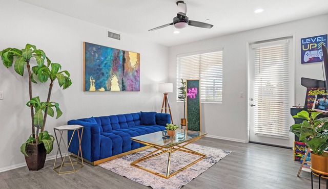 Newly Remodeled 2BR Apt + Mins to Disney + Arcade