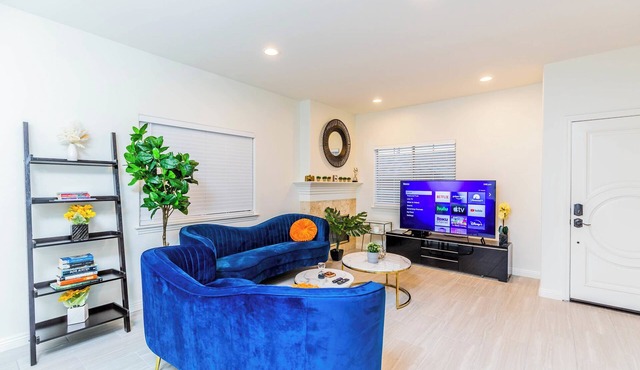 Newly Remodeled Retreat | 2 Suites + Workspace