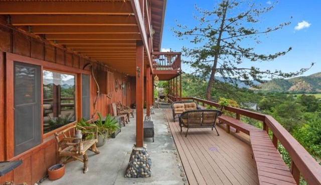 No Cleaning Fee ~ Awesome Views~8Beds~Near Restaurants & Sequoia Park in Three Rivers