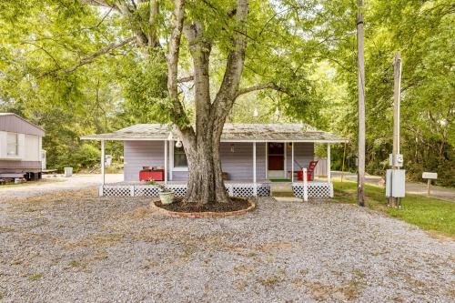 No Pet Fee! Peaceful Escape at Towner Properties in Langston