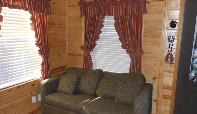 Oakzanita Springs Camping Resort Cabin 1