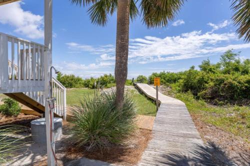 Ocean Front on Harbor Island in Oceanmarsh Subdivision