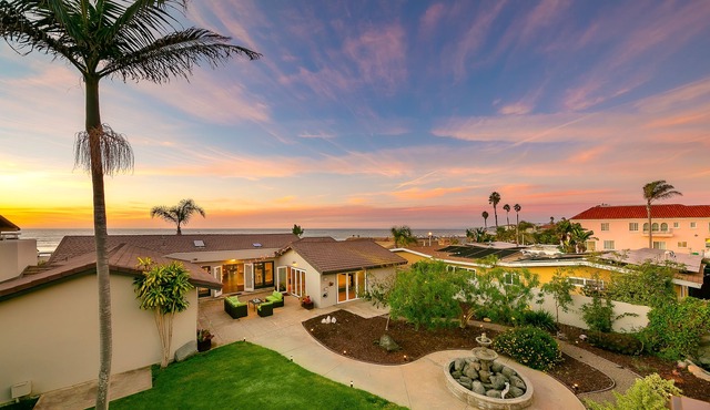 Ocean-View Estate with central AC, washer/dryer, and casitas