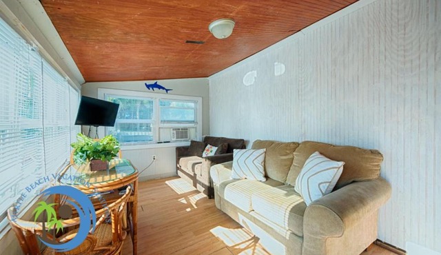 Oceanfront Ocean Drive Cottage