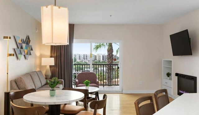 Oceanside | Sunset Coast | Pool & Hot Tub