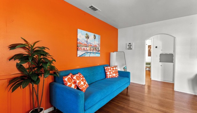Old Hollywood–Inspired 3BR Home