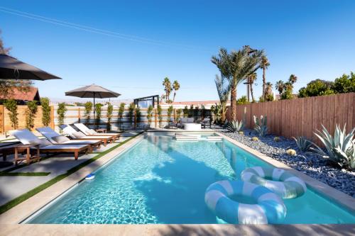 Olive Sand Desert House - Pool - Spa - Dogs - Close to All